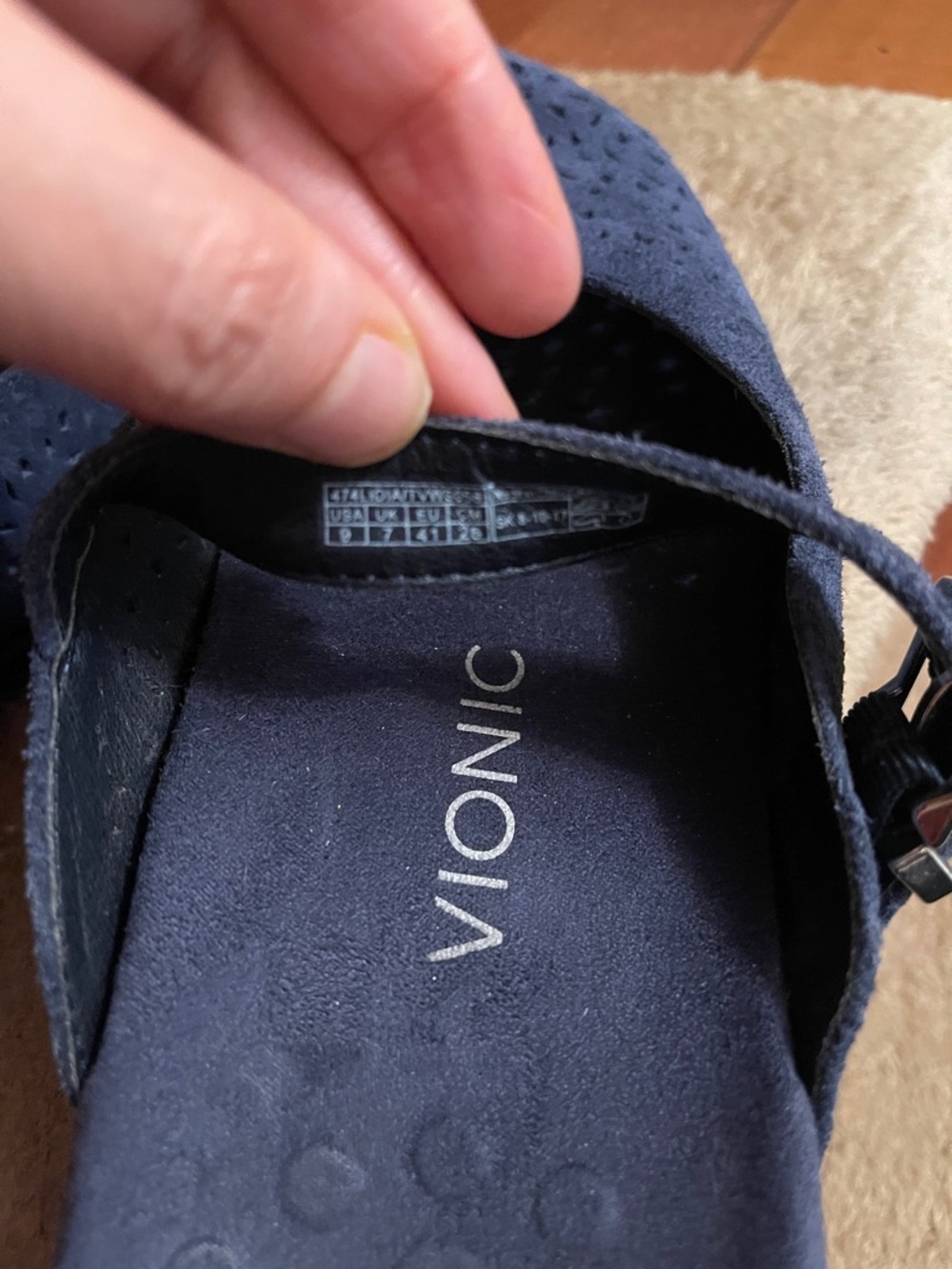 Vionic Navy Suede Mary Jane Clog with Buckle Size 9 In Excellent Condition - Picture 12 of 12